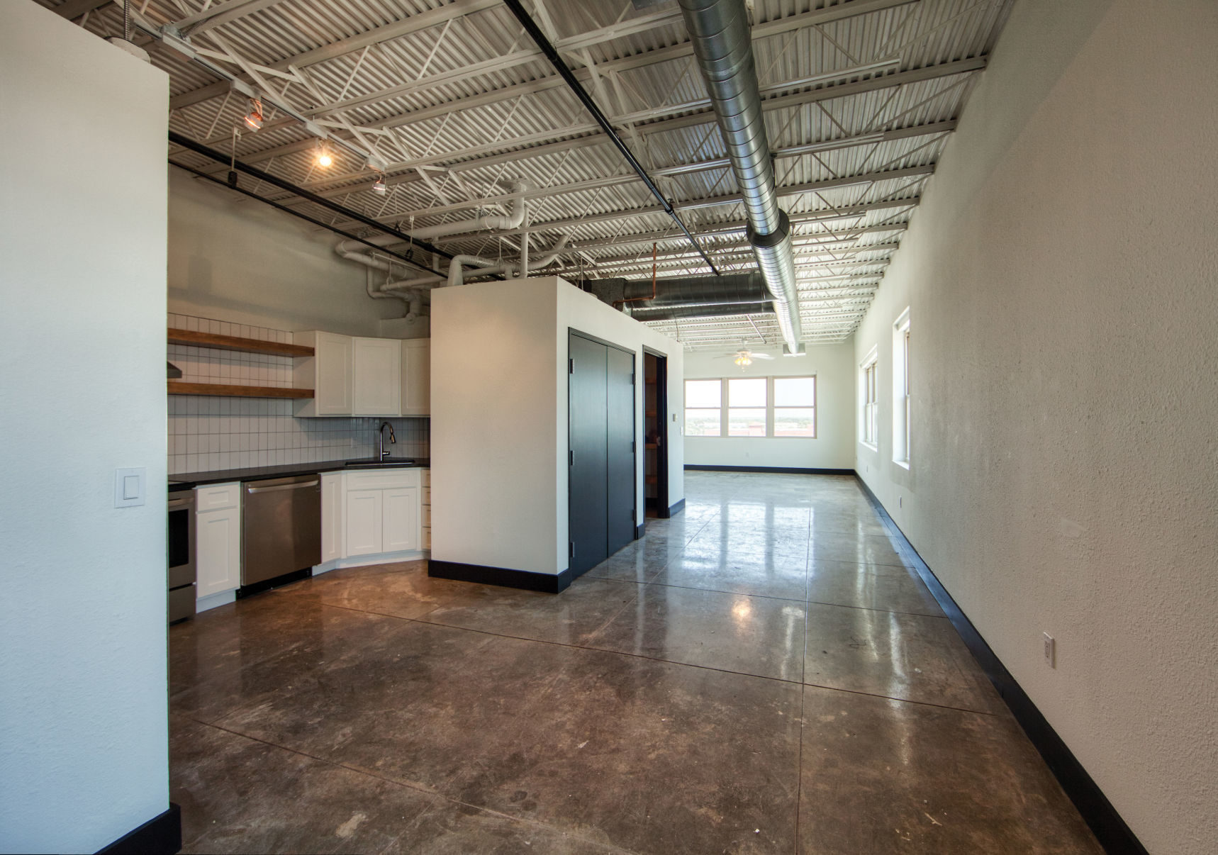 504 main 1.jpg